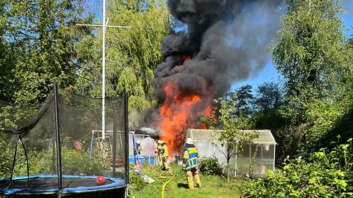 Feuer in Kleingartenkolonie - 800 Liter Heizöl treten aus