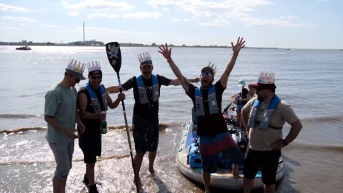 Nach 431 Kilometern: Stand-Up-Paddler in Bremerhaven angekommen