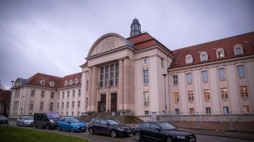 Prozessbeginn in Schwerin: Mann räumt Tötung seiner Verlobten ein