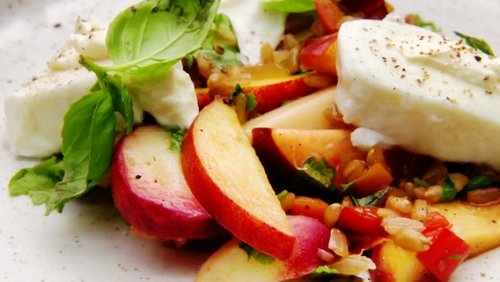 Rezept "Lauwarmer Grünkern-Salat mit Pfirsichen" | NDR.de - Ratgeber - Kochen