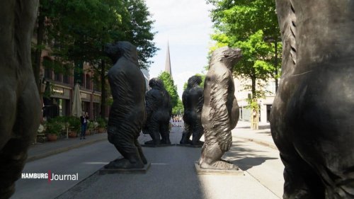 Riesige Affen-Skulpturen in der Mönckebergstraße