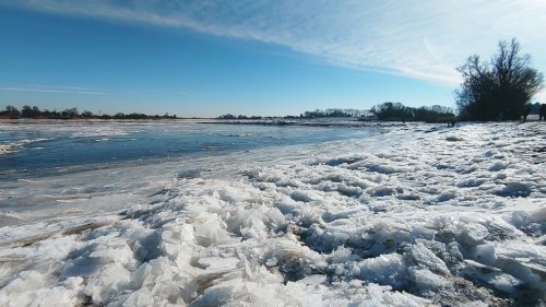 Eiswette in Neu Darchau: Elbe nicht zugefroren