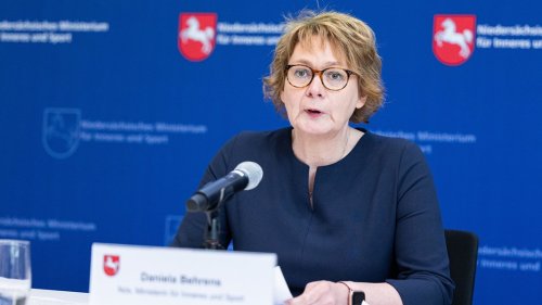 Verfassungsschutzbericht: Behrens warnt vor Mischszene