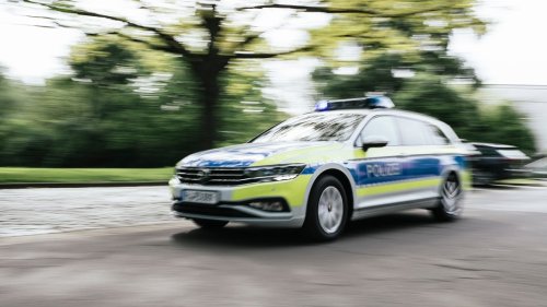 Frau in Bad Bramstedt von E-Scooter-Fahrer sexuell belästigt