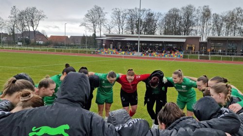 TuS Büppel: Ein Dorfverein aus Friesland mischt den Frauenfußball auf