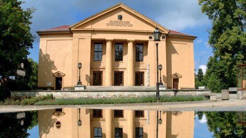 Neubrandenburg / Neustrelitz: Theatergesellschaft fehlen 7 Millionen