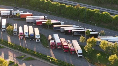 Automobilclub beklagt Mangel an Lkw-Stellplätzen an der A24 in MV