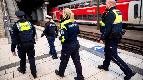 Zwölf Menschen am Hamburger Hauptbahnhof mit Messer verletzt