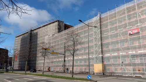 Sanierung am Neuen Rathaus Kiel: Baugerüst bis 2026