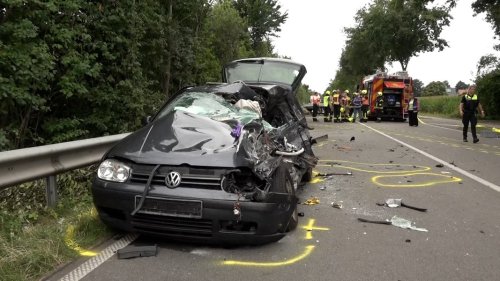 Edewecht: 30-jährige Autofahrerin stirbt nach Zusammenstoß