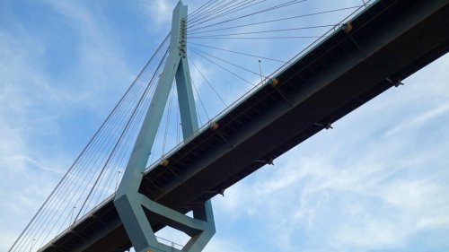 Hamburg: Köhlbrandbrücke bis Montagmorgen gesperrt