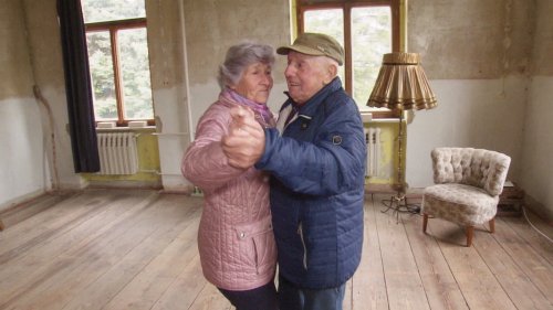 Der Flüchtling und das Dorfmädchen: Eine Liebe fürs Leben