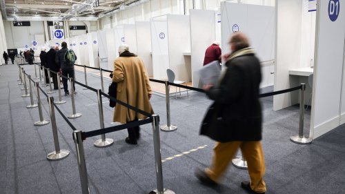Impfzentrum mit Rekordzahlen - Hausärzte sollen einsteigen
