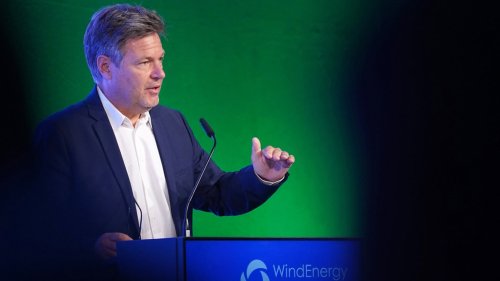 Habeck fordert deutlich mehr Tempo bei Ausbau der Windkraft