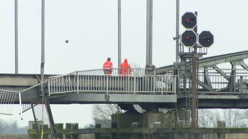 Schiff rammt Eisenbahnbrücke in Elsfleth: Wann kommt Ersatz?