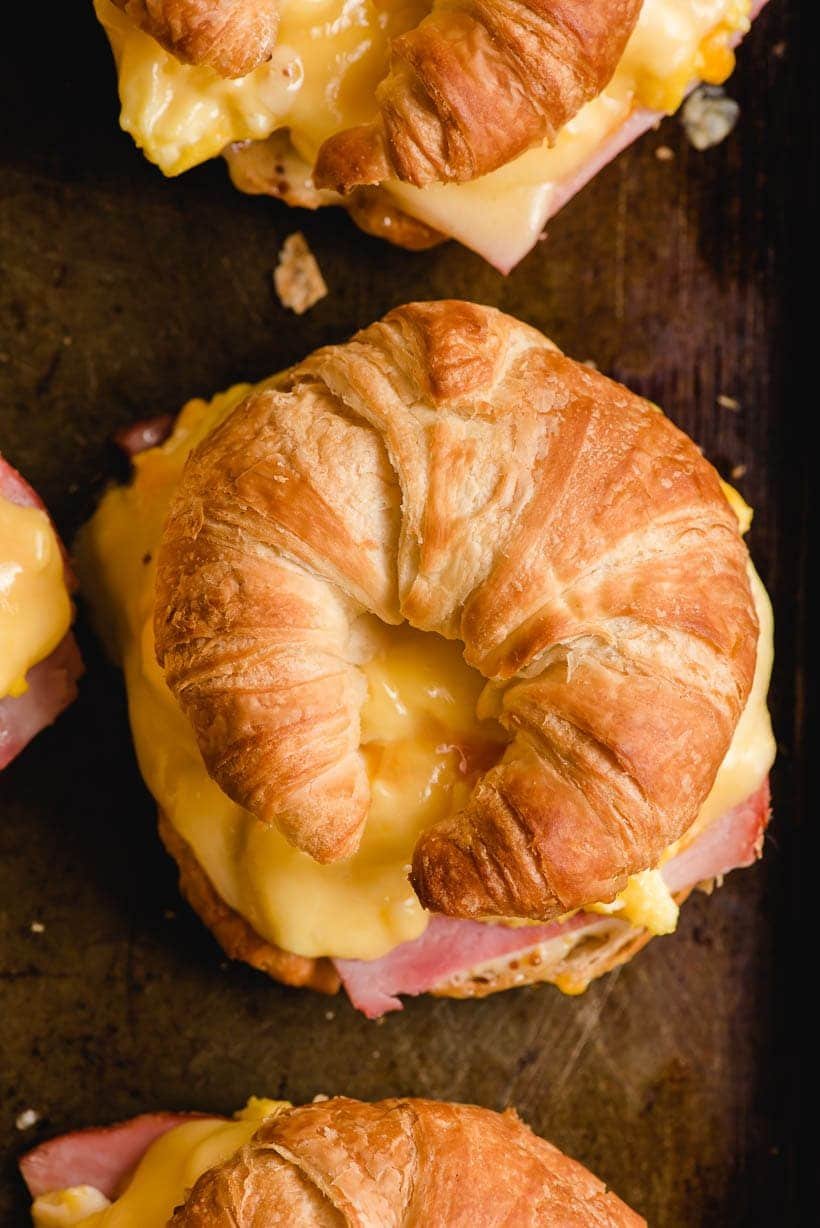 Breakfast Croissant Sandwiches with Ham and Cheese - NeighborFood
