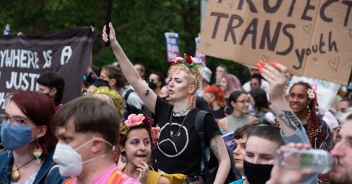Aux Etats-Unis, des projets de loi "tuent" des personnes transgenres, alerte l'ex-élue Zooey Zephyr