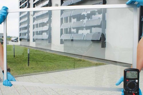 L’invention d’un panneau solaire transparent à « points quantiques » qui produit de l’électricité et isole de la chaleur