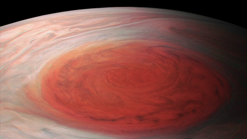 Flyby of Jupiter Reveals Exquisite New Images of Mysterious 'Great Red Spot'
