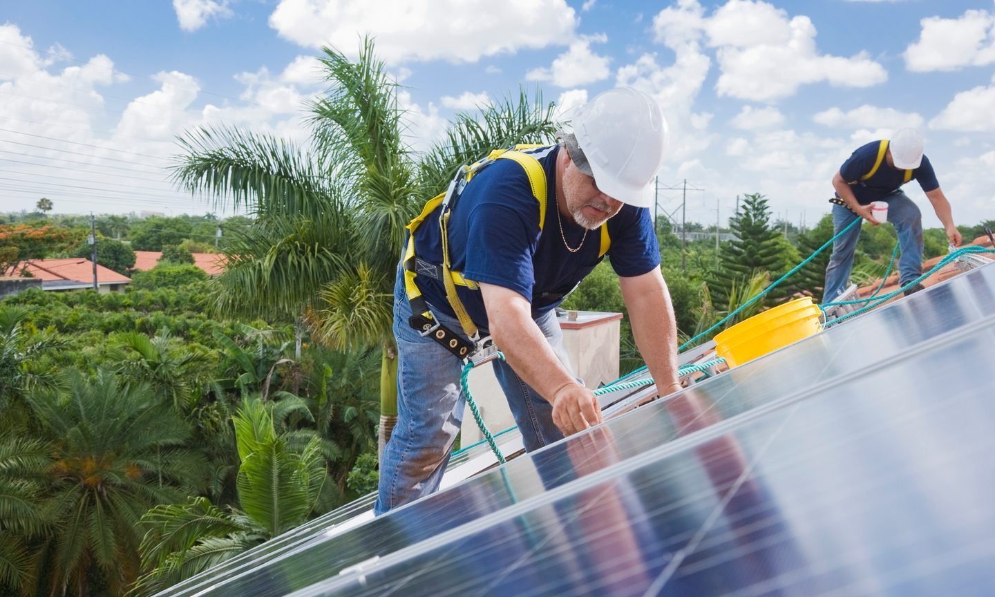What Do Solar Panels Cost in 2025 and Are They Worth It?