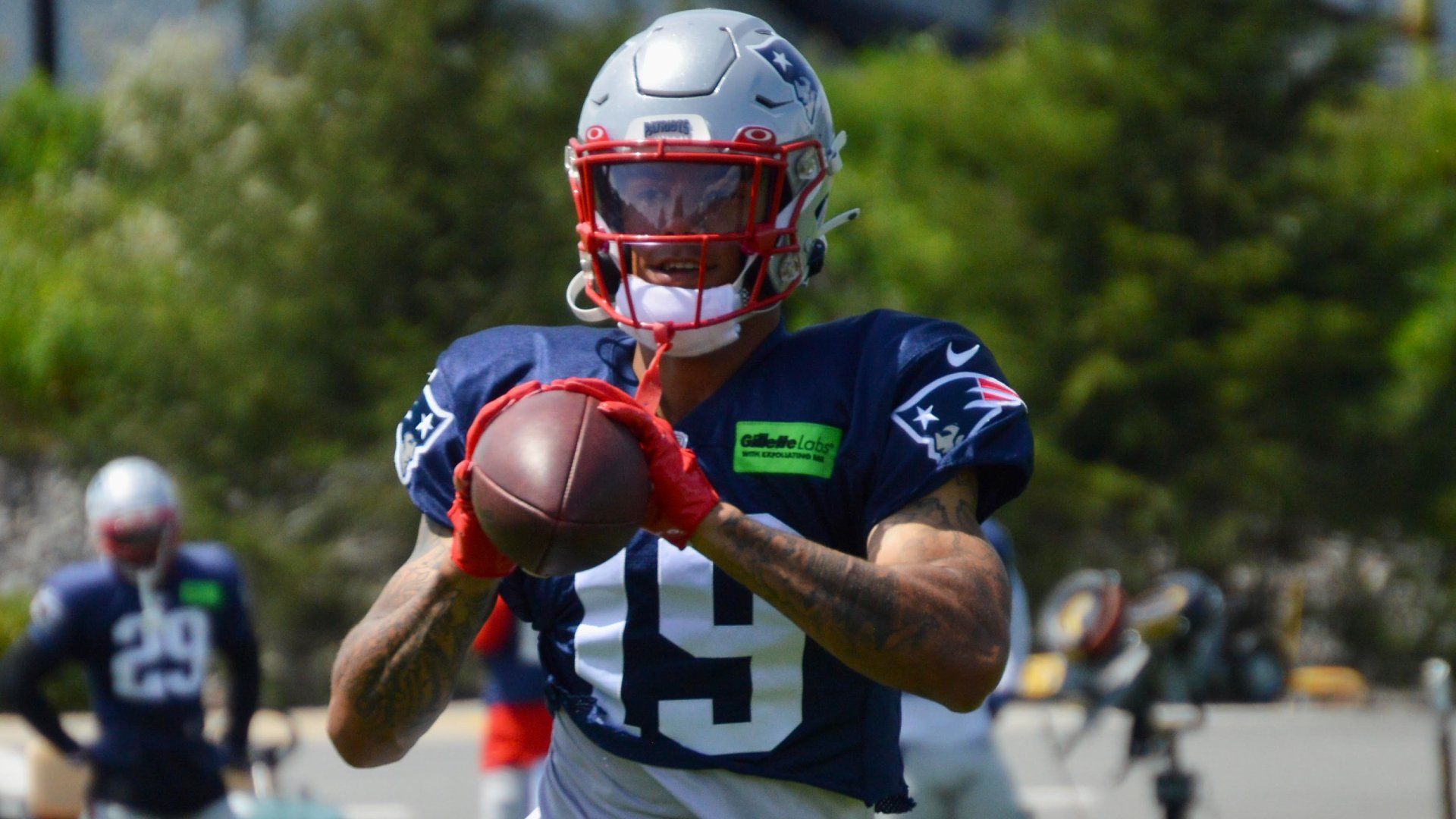 New England Patriots Christian Gonzalez: Childhood Dallas Cowboys Fan  Living 'Dream' Playing with Zeke Ezekiel Elliott - Sports Illustrated New  England Patriots News, Analysis and More