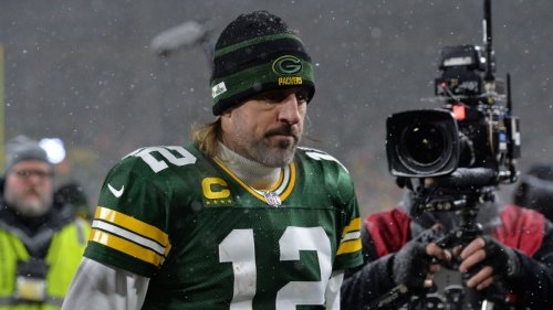 Social Media Collectively Dunks On Aaron Rodgers After Stunning Loss