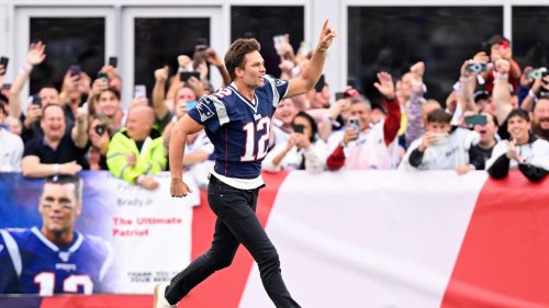 Tom Brady's annoyingly perfect jumper goes viral after workout