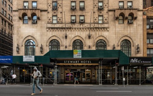 NYC Opens 300-Household Intake Shelter for Asylum Seekers in Midtown Hotel