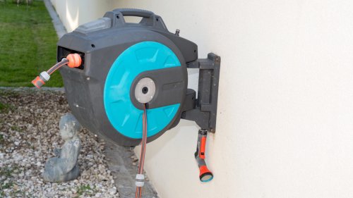 Schlauchbox richtig an der Wand anbringen: So gelingt die sichere Montage