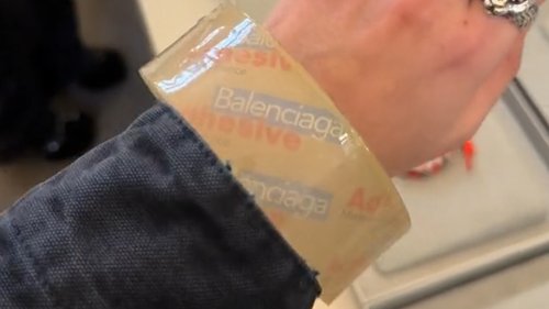 Balenciaga stellt Klebeband als Accessoire vor: 1.000 Mal teurer als das aus dem Baumarkt