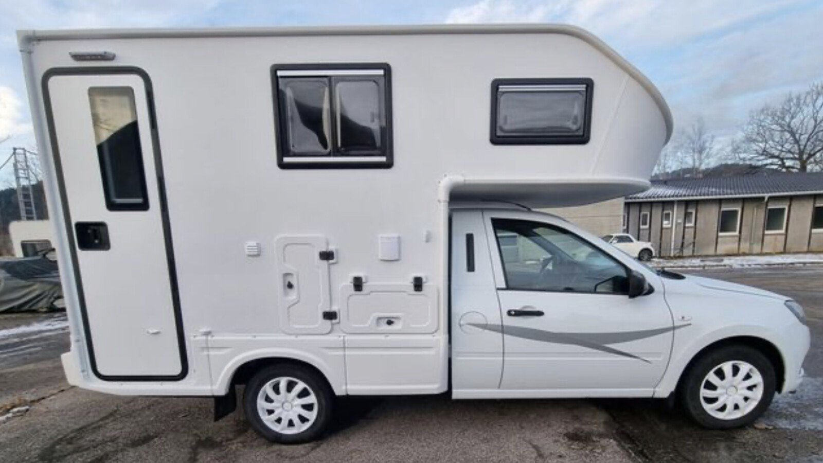 Wohnmobil für nur 35.000 Euro: Mini-Camper auf Lada-Basis