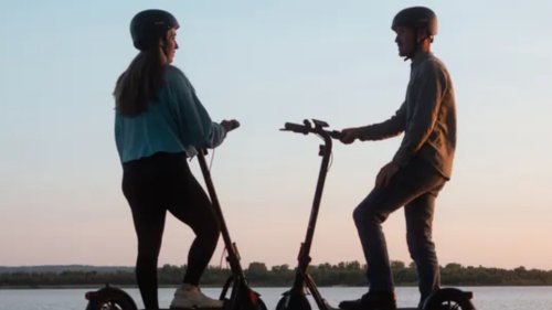 Ab sofort: Beliebter E-Roller mit Display und App zum Bestpreis beim Discounter