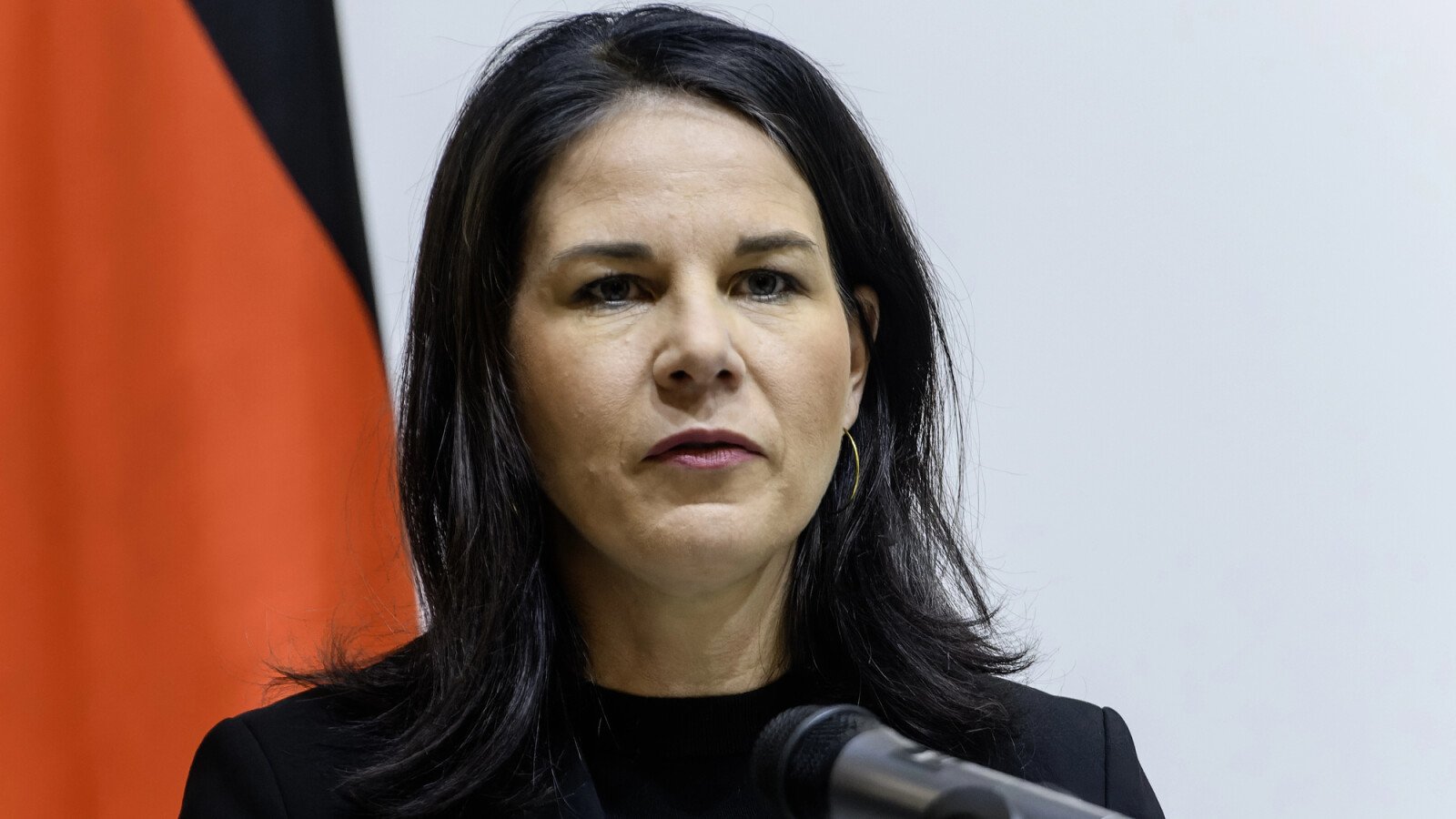 Baerbock gegen US-Zölle: Kommt jetzt eine EU-Abgabe auf iPhone-Updates?