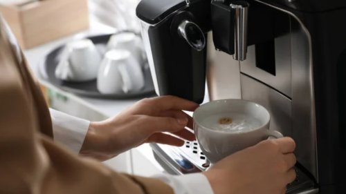 Kaffeevollautomaten reparieren lassen oder neu kaufen: Das sagen Experten