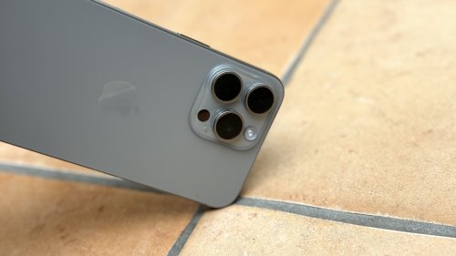 iPhone 15 Pro Max im Test: Titan trifft Fliesenboden
