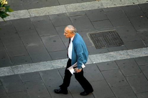 Dual-Task Walking Performance May Be an Early Indicator of Accelerated Brain Aging