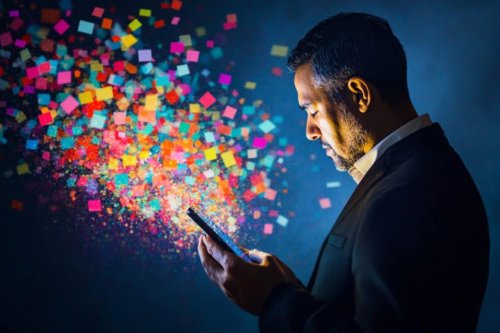 Heavy Social Media Use Linked to Believing and Spreading Fake News