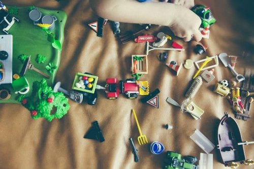 Children With Autism Exhibit Typical Joint Attention During Toy Play With a Parent