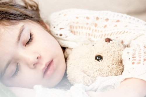 How You Help a Child Go to Sleep Is Related to Their Behavioral Development - Neuroscience News