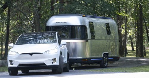 Airstream remote-controlled glamper trailer self-drives to the future