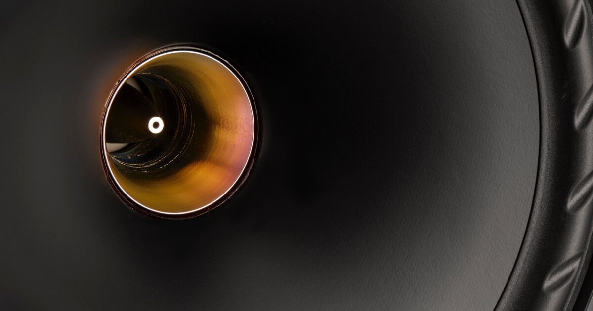 Revolutionizing Sound: Bookshelf Speakers with Tweeters in the Throat of the Driver Cone