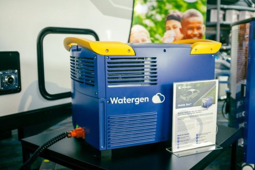 Mobile H2O generator pulls drinking water from air for off-grid nomads