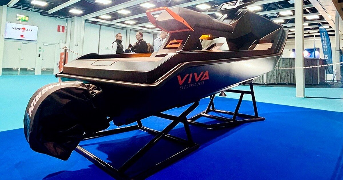 174-hp electric jet ski packs instant boost and 1-hour rapid charging