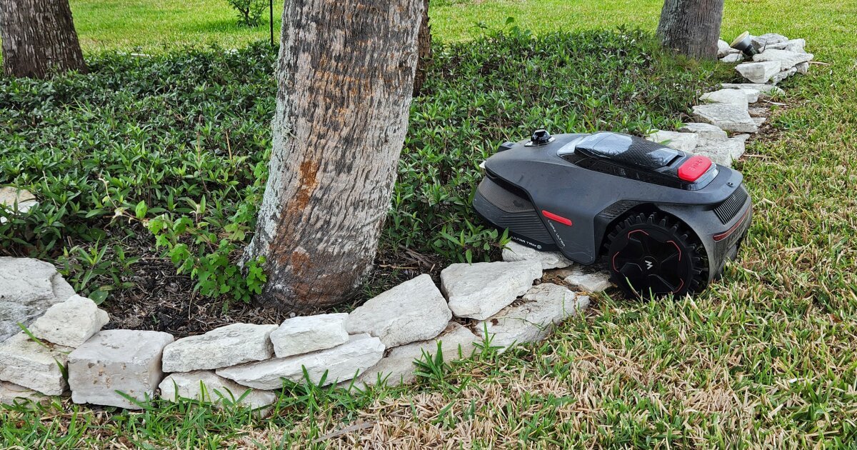 Mova robomower review: Absolute garbage, right up until it wasnt