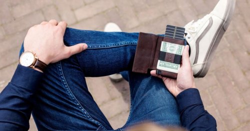 Solar-powered smart wallet reveals its whereabouts with voice commands