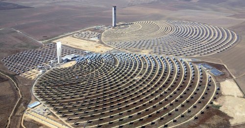 Lightweight plastic mirrors drop cost of solar thermal energy by 40%