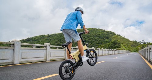 Two-step folding ebike powers through 150 miles of easy riding