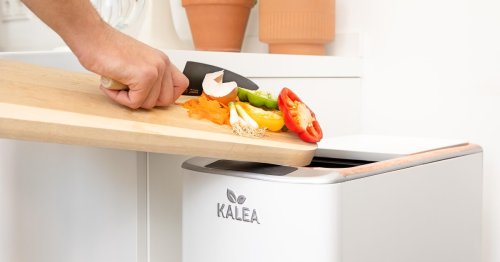 Kitchen gadget converts food scraps to compost in a claimed 48 hours