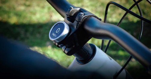 CoreCap bike computer sits in your steering tube, with a huge battery