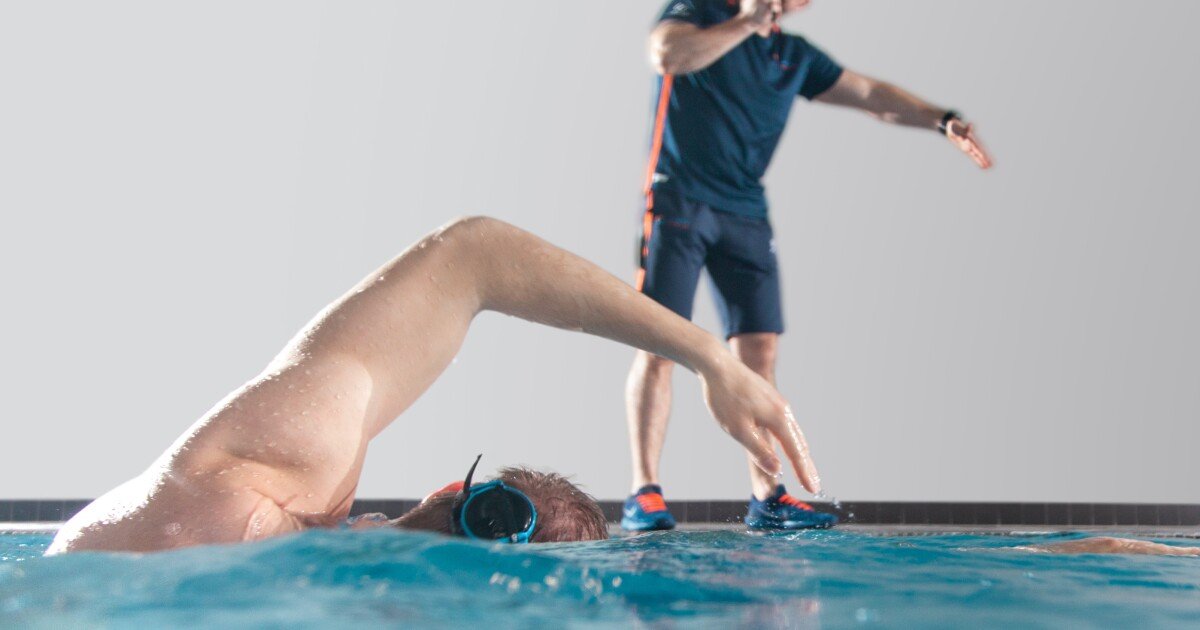 Sonr tech lets coaches talk to swimmers by radio